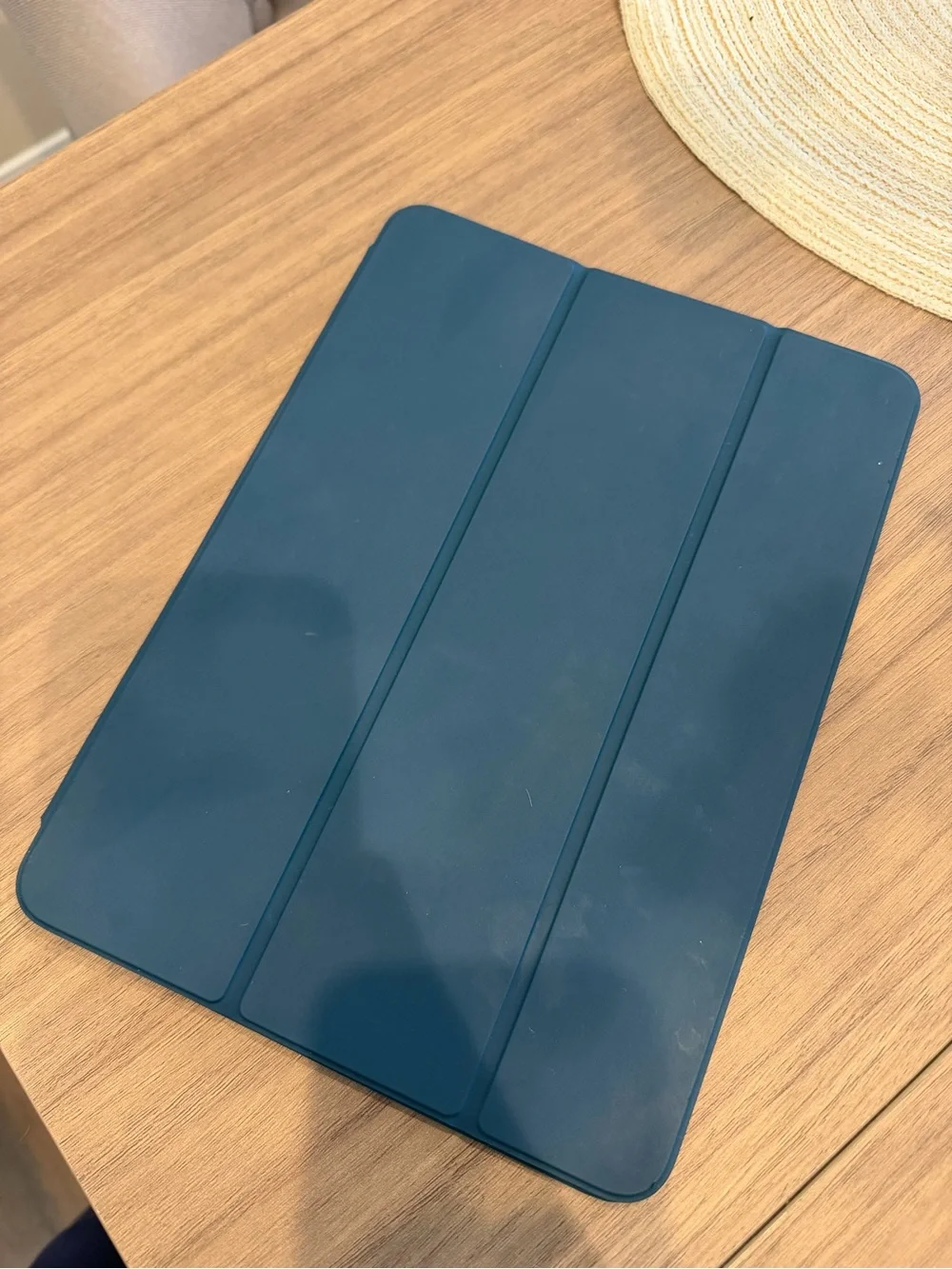 Apple Smart Folio Case for iPad Air 10.9” (4th/5th Gen) – Navy Blue